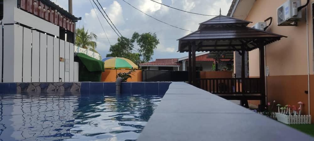 Ns Homestay Private Pool Tanah Merah  Exterior photo